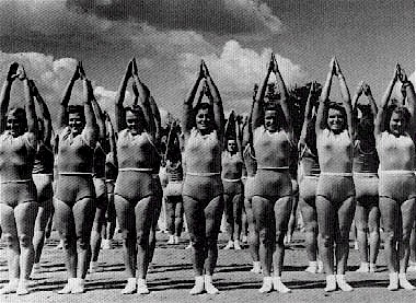 women_athletes_bp_kudoiarov_30s.jpg (52563 bytes)